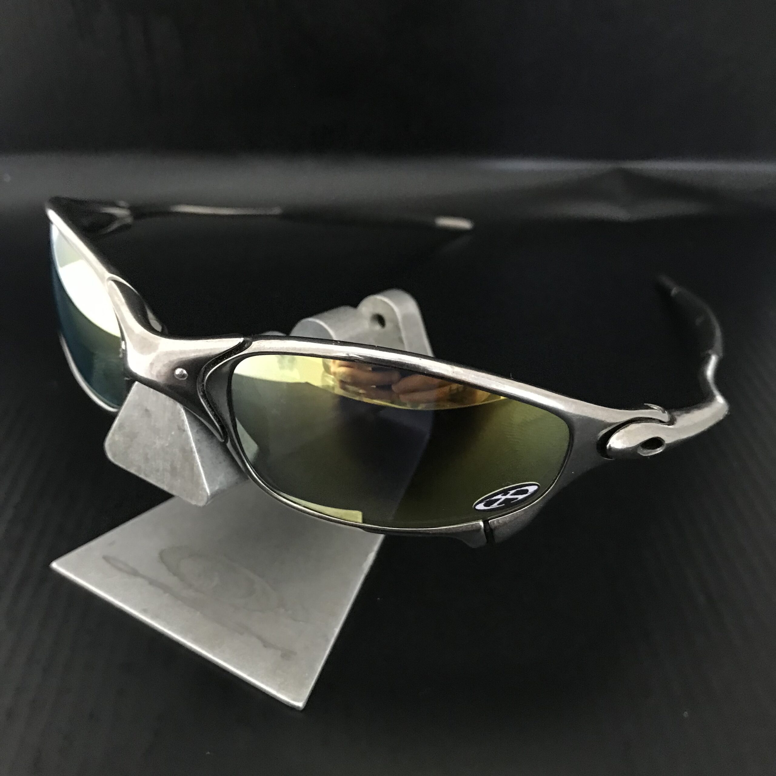ÓCULOS OAKLEY JULIET POLISHED (SEMINOVO) –  LENTES 24K CUSTOM  (SOB ENCOMENDA)