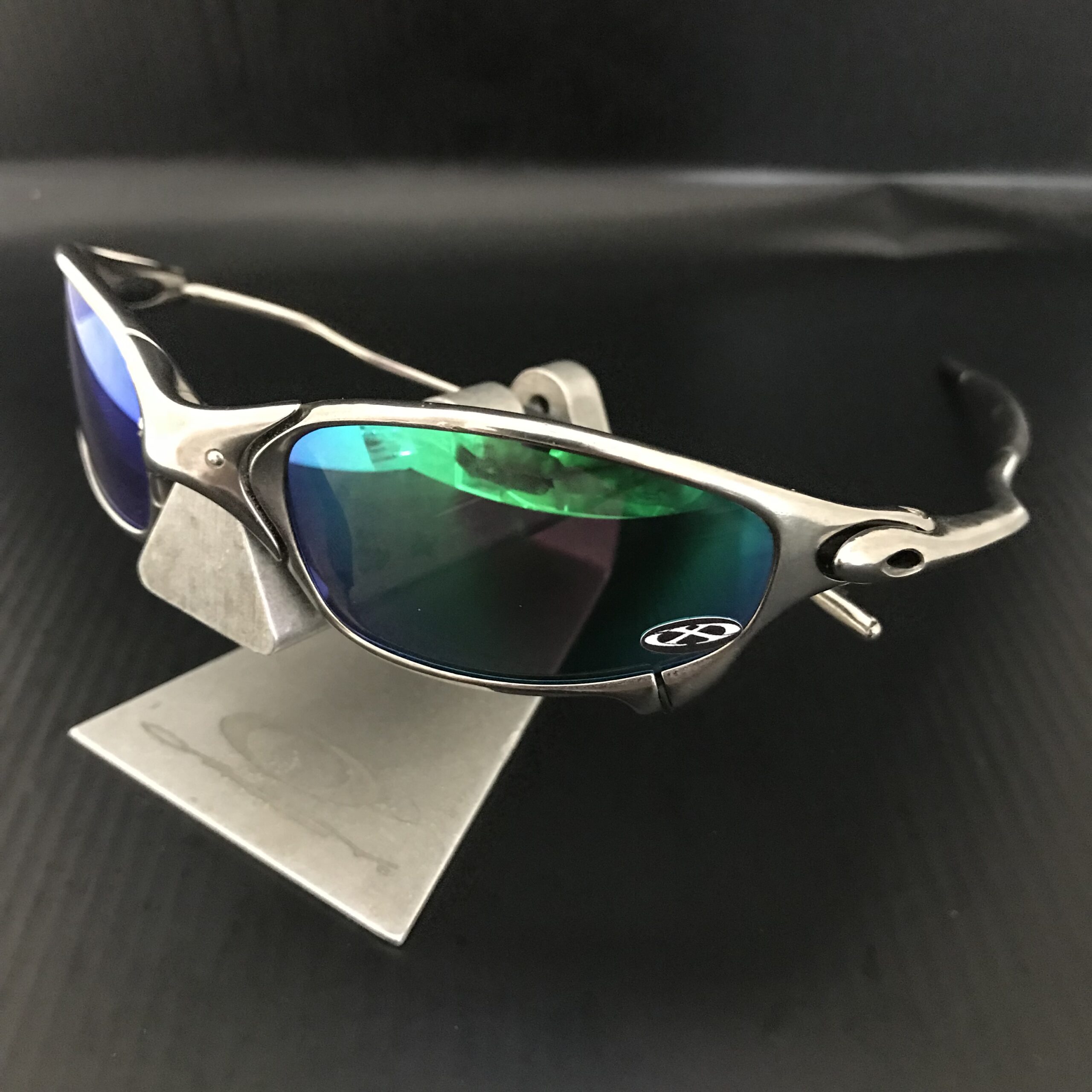 ÓCULOS OAKLEY JULIET POLISHED  (SEMINOVO) –  LENTES JADE CUSTOM  (SOB ENCOMENDA)